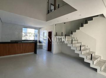 Casa · 157m² · 3 Quartos · 2 Vagas · Casa com 157 m², 3 Quartos e Área Gourmet com Gramado