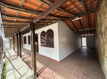 Casa · 360m² · 4 Quartos · 2 Vagas · Casa espaçosa com barracão e suíte com banheira no Imbaúbas