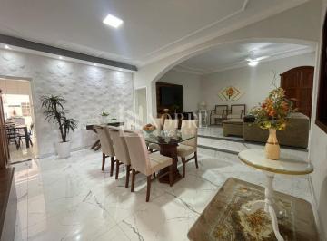 Casa · 228m² · 3 Quartos · 2 Vagas · Casa à Venda no Bairro Imbaúbas, Ipatinga – 3 Quartos, 2 Suítes e Amplo Espaço