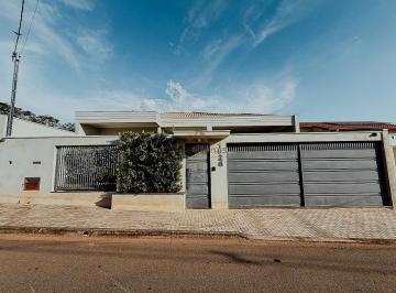 Foto 01 · Casa, Jardim Aeroporto, Alfenas, MG