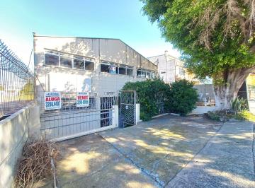 Comercial · 435m² · 8 Quartos · 6 Vagas · Pavilhão para locação no bairro Cristal.