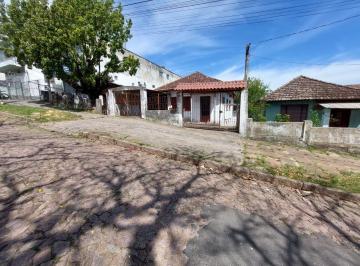Casa · 130m² · 3 Quartos · 1 Vaga · CASA ANTIGA COM PORÃO HABITAVEL EM BELO TERRENO ARBORIZADO