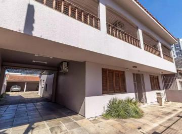Casa · 420m² · 3 Quartos · 10 Vagas · Casa 4 dormitórios, 2 suítes para locação no bairro Medianeira, Porto Alegre/RS.