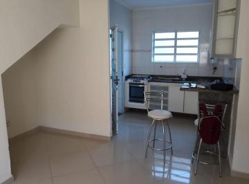 Apartamento de 2 quartos, São Vicente · Apto térreo com dois dormitórios, Vila Cascatinha, em SV