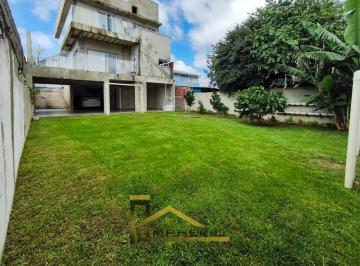 Foto 01 · Casa Espetacular à Venda em Curitiba-PR, Bairro Xaxim: 4 Quartos, 1 Suíte, 2 Salas, 3 Banheiros, 5 V
