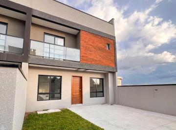 Fachada · Imperdível casa à venda em Curitiba-PR, bairro Xaxim! 3 quartos, 1 suíte, 1 sala, 3 banheiros e gara