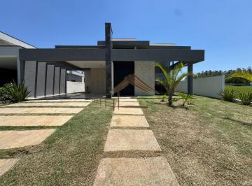 Casa de 3 quartos, Porangaba · Recém construída, sua nova casa de campo no Ninho Verde 1, 3 suítes amplas e piscina