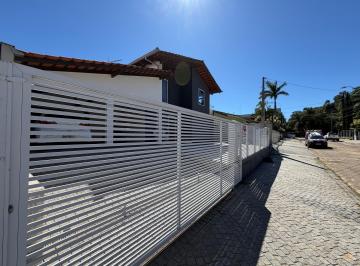 Foto 02 · Casa com Piscina à Venda no Bairro Santo Antônio em Joinville, Rua sem Saída, 213m², Aceita Permuta