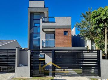 Fachada · Casa à venda em Curitiba-PR, Capão Raso: 3 quartos, 2 suítes, 1 sala, 4 banheiros, 2 vagas de garage