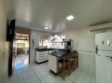 Casa · 48m² · 3 Quartos · 2 Vagas · Casa no Rio Vermelho em rua calçada