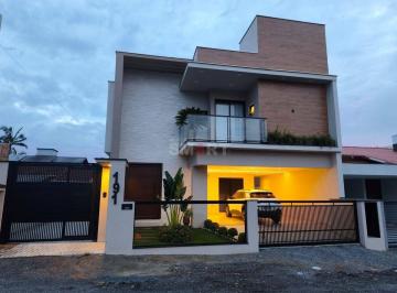 Casa · 280m² · 3 Quartos · 2 Vagas · Casa de Alto Padrão com Edícula no Bairro Rau com 3 Suítes
