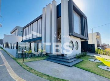 Casa · 285m² · 3 Quartos · 4 Vagas · Sobrado à venda com 3 suítes e 285m²  no Jardins Sevilha