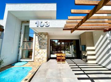 Casa de 3 quartos, Guaratuba · Casa com 3 Quartos e Piscina no Bairro Nereidas - Guaratuba/PR