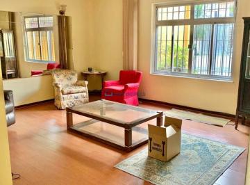 Casa · 249m² · 3 Quartos · 4 Vagas · Sobrado amplo no Campo Belo com zoneamento misto, ideal para morar ou investir