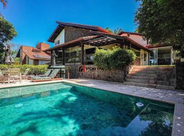 Casa · 496m² · 4 Quartos · 6 Vagas · Casa de Alto Padrão na Granja Viana com 4 Suítes, Piscina Aquecida, Energia Solar e Porteira Fechada