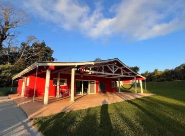 Casa · 2000m² · 3 Quartos · Sítio Completo - Casa Sede, Piscina e Estrutura Rural em Meio à Natureza!!