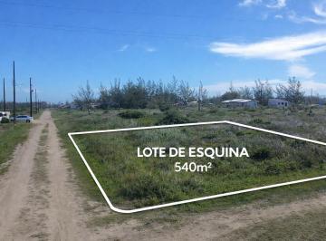 Terreno , Laguna · Terreno 540m² esquina a menos de 200m do mar - Laguna