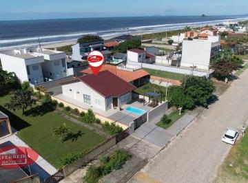 Casa · 3 Quartos · 5 Vagas · Oportunidade no Coroados: Conforto e Rentabilidade em Guaratuba