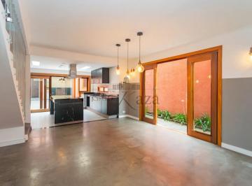 Casa · 221m² · 3 Quartos · 2 Vagas · Casa - Planalto Paulista - 3 Suítes - 221m².