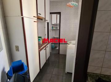 Apartamento · 113m² · 3 Quartos · 2 Vagas · Apartamento na Vila Adyana de 113m² com sacada.