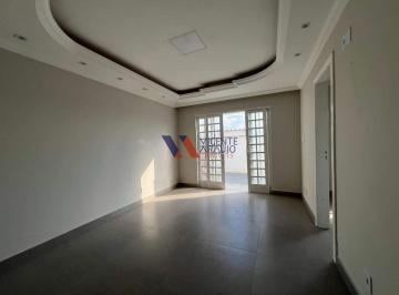 Sala de estar · Casa com Espaço Gourmet, 4 Vagas e Localização Privilegiada