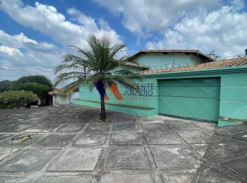 Casa · 116m² · 3 Quartos · 3 Vagas · Casa Espaçosa com Suíte e Área Gourmet em Bairro Tranquilo - Disponível para alugar.