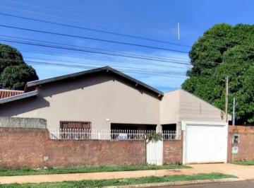 Casa · 185m² · 3 Quartos · 2 Vagas · Casa de Esquina 