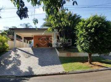 Casa · 390m² · 3 Quartos · 2 Vagas · Casa para venda no Condomínio Jardim Paulista I em Vinhedo, interior de São Paulo.