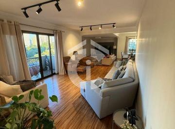 Apartamento · 244m² · 5 Quartos · 4 Vagas · Apartamento de Alto Padrão à venda na Mooca. 5 quartos, 3 suítes, 3 salas, 5 banheiros e 4 vagas.