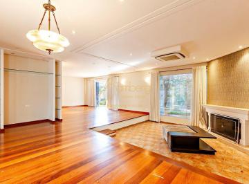 Casa · 550m² · 4 Quartos · 6 Vagas · Casa ampla com 4 dormitórios, piscina e área de lazer completa no Jardim Leonor