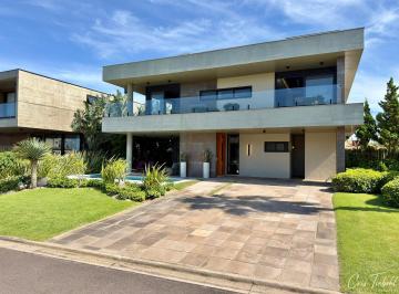 Casa · 423m² · 5 Quartos · Casa em Condomínio à Beira-Mar