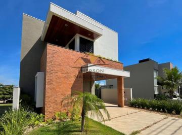 Casa · 242m² · 3 Quartos · 4 Vagas · VENDO Sobrado Com Hidromassagem e 2 Suítes no Parque Tauá