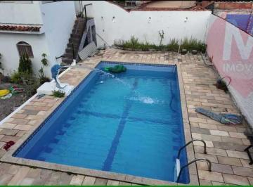 Casa · 143m² · 6 Quartos · 2 Vagas · Casa duplex com piscina e anexo