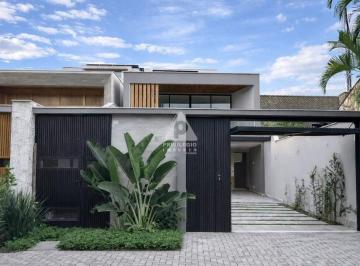 Casa · 4 Quartos · 2 Vagas · Casa em condomínio alto padrão, 4 quartos, 4 suítes, 2 vagas, Barra da Tijuca