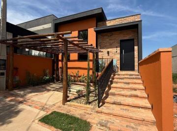 xfio3n42owuxmmfimzk4zmy4_md · Encante-se com esta maravilhosa casa em condomínio de conceito rústico