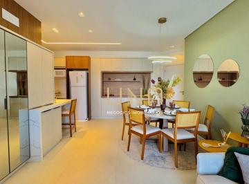 39640f4ce6e05747fcd9e283d960f054c0a4654d · Apartamento decorado com 3 quartos e suíte no Mirante dos Corais, em Coqueiros – Florianópolis | Emp