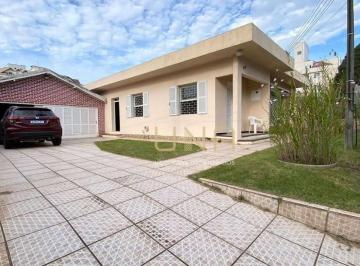 e7542bad3de59608f16e8b8a555395c7cf4b03cf · Casa em Terreno de Esquina em Coqueiros – Espaço, Conforto e Localização Privilegiada