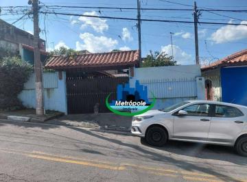 2595bb30ebf3f2d1b3fe35f25ddd260d30d7be13 · Excelente casa com duas casas e um salão comercial no mesmo terreno para venda!! Excelente oportunid