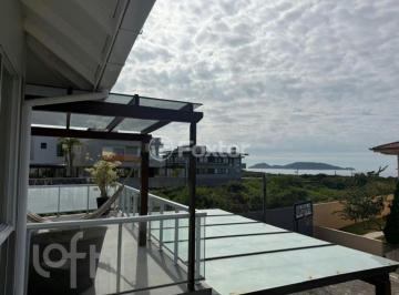 26ee92b3 · Casa em Condomínio, 3 dormitórios, 355 m², em Morro das Pedras