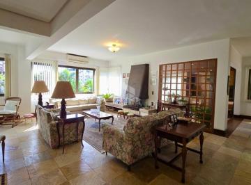 Apartamento · 201m² · 3 Quartos · 2 Vagas · Apartamento de 200m² no Mont?Serrat com Lareira, Churrasqueira e 2 Suítes