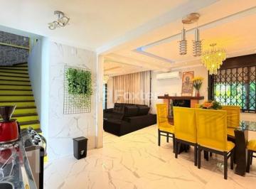 fd057fc3 · Casa, 3 dormitórios, 238 m², em Partenon