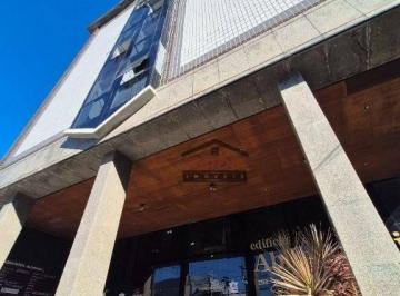 c39c3666e873abffcd69180eb4b183f4f5ff5f66 · Apartamento 2 Quartos no Edifício Abdon Batista – Ótima Localização!