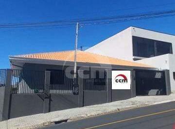 Casa · 206m² · 3 Quartos · 3 Vagas · Casa residencial para aluguel no Centro de Ponta Grossa – 3 quartos, 206 m², 3 vagas