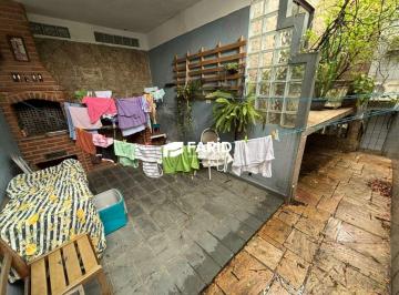 Pavimento superior - quintal com qhurrasqueira · VENDA | Casa geminada de 3 dormitórios - Vila Mathias, Santos - SP