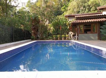 Casa de 4 quartos, Carapicuíba · Encantadora casa térrea em Condomínio fechado, Granja Viana, com 4 quartos e piscina