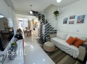 Foto 01 · Casa à venda em Joinville-SC, bairro Floresta, 2 quartos, 2 suítes, 3 salas, 3 banheiros, 2 vagas de