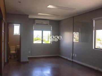 Comercial · 108m² · 3 Quartos · 3 Vagas · Sala comercial para alugar em São João com 3 salas, 2 vagas e ótima localização