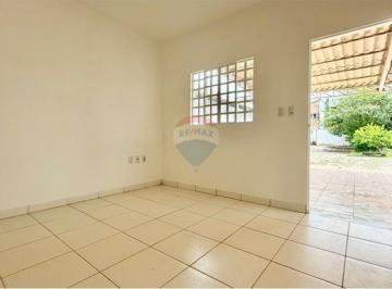 Casa · 120m² · 3 Quartos · Casa térrea a venda em Vicente Pires, 3 quartos, 1 suíte e 8 vagas.
