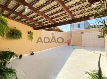 Garagem · Casa repleta em armários à venda no Jardim São José, próximo ao Vera Cruz, em Goiânia Casa de Rua co
