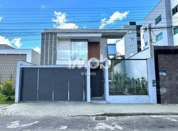 Casa · 232m² · 4 Quartos · 2 Vagas · CASA COM 3 SUÍTES + 1 QUARTO - ÁGUA VERDE